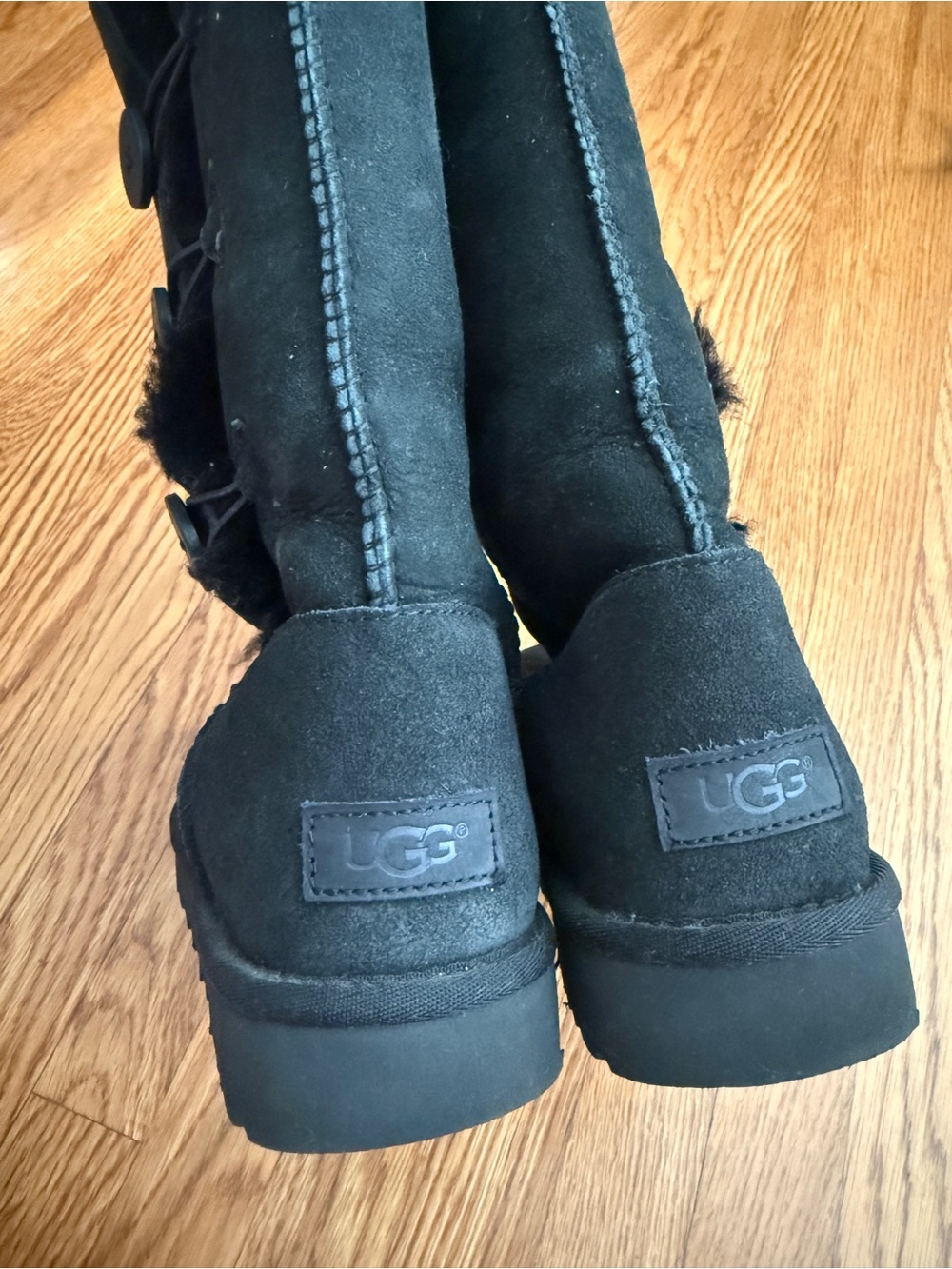 UGG black Bailey three button boots 8 - Picture 7 of 9